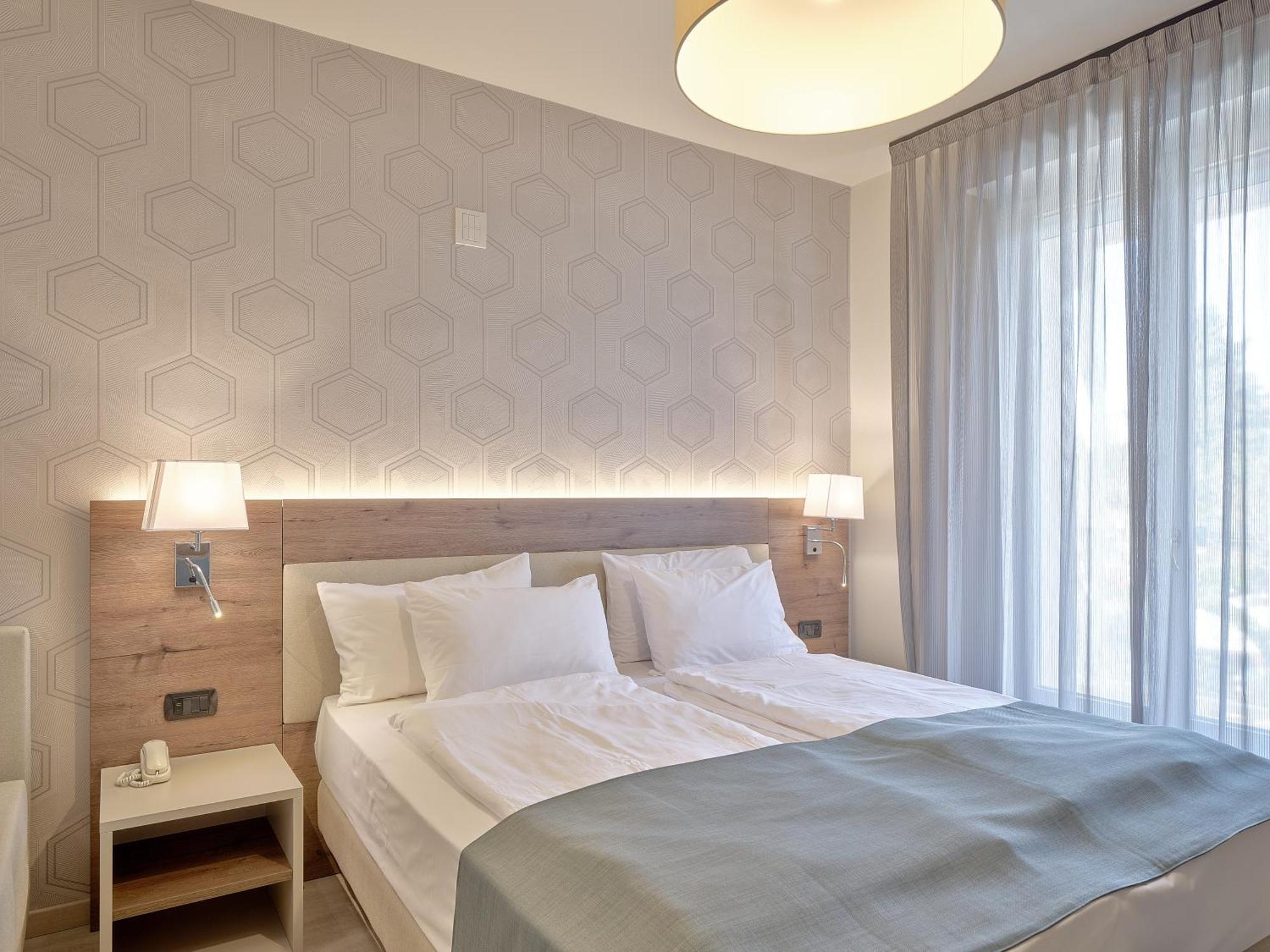 Hotel Bisesti ***S Garda  Luaran gambar